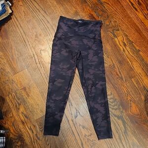 SPANX booty boost active leggings size small camo EUC
